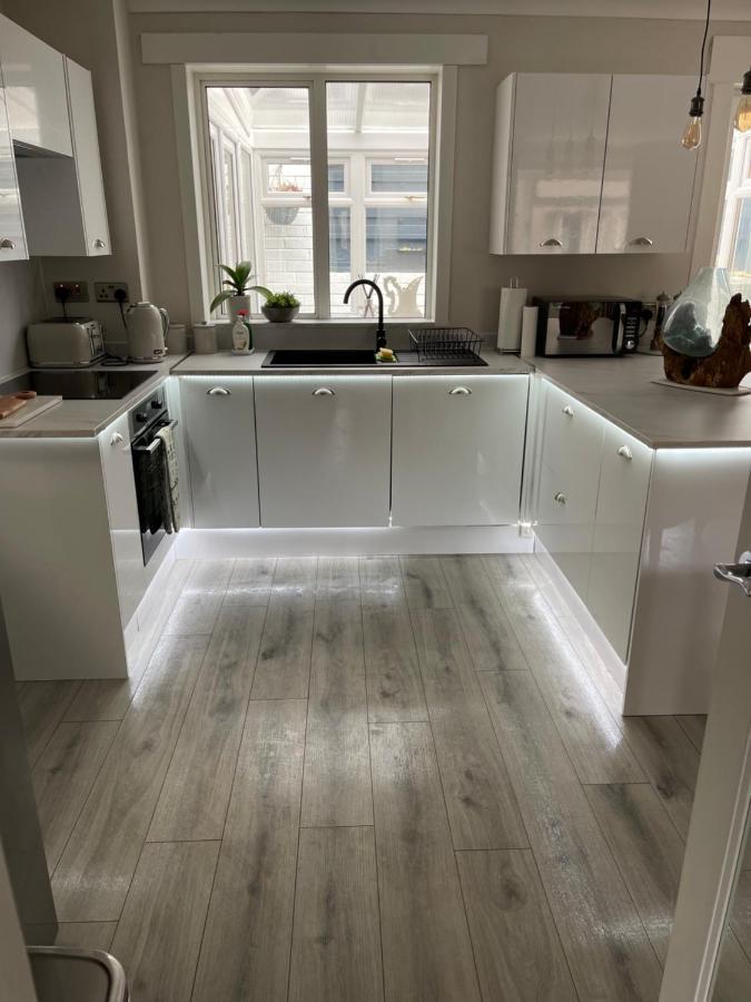 Lovely 2 Bed House In פיטלוצ'רי מראה חיצוני תמונה